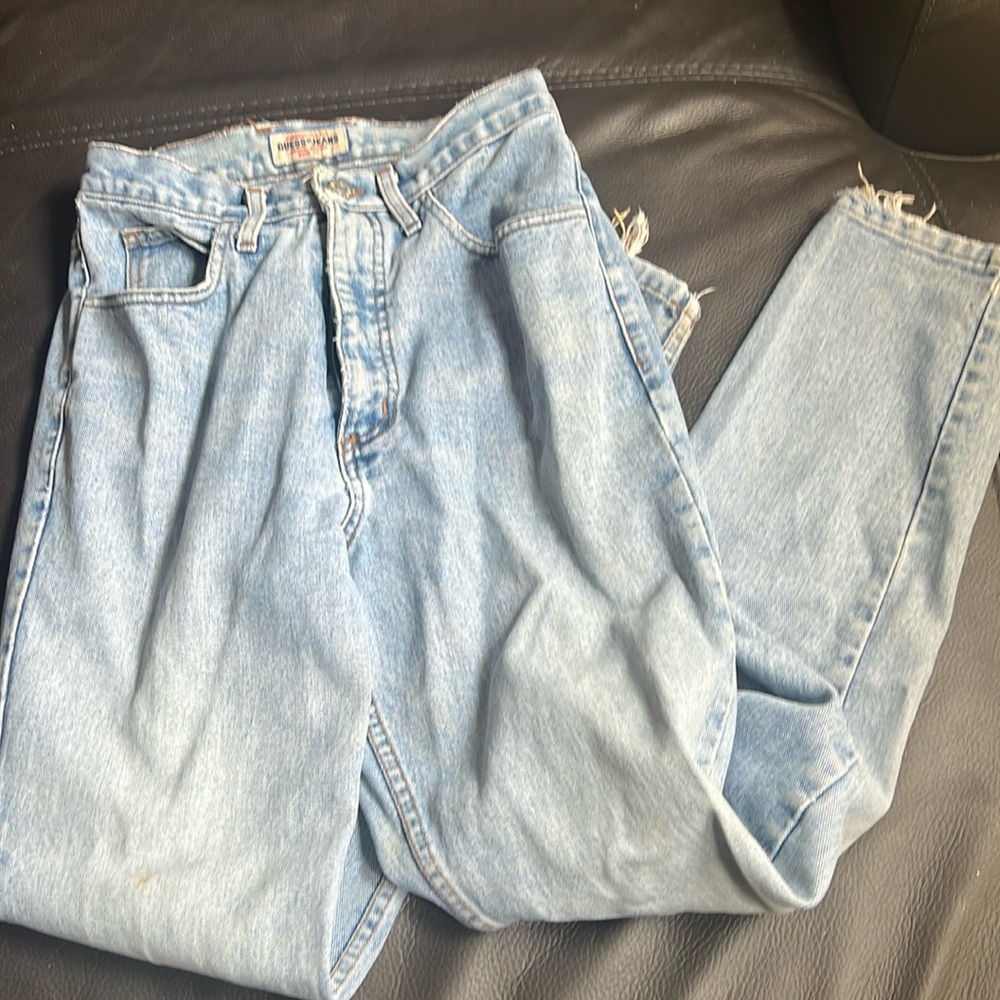 Guess jeans. Size 29. Authentic from the 90s. Waist is small.